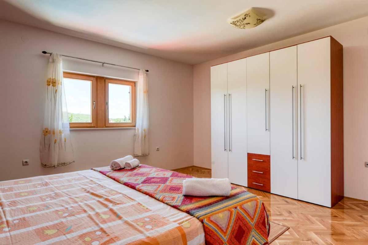 House Melly With Swimming Pool Villa Ровинско село Екстериор снимка